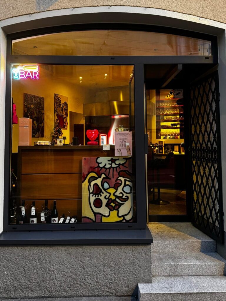Winestories & (A)more Bar Outside
